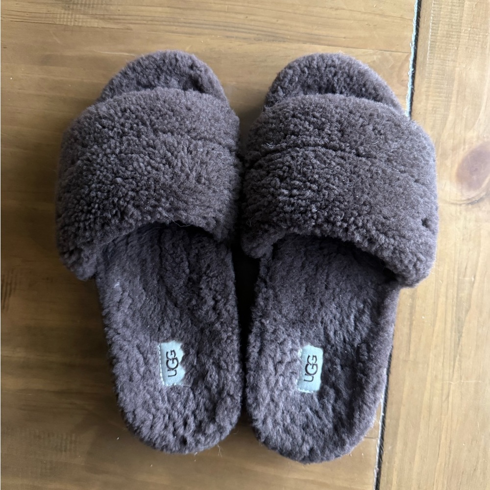 UGG Brown Fluffy Slippers - Picture 3 of 3
